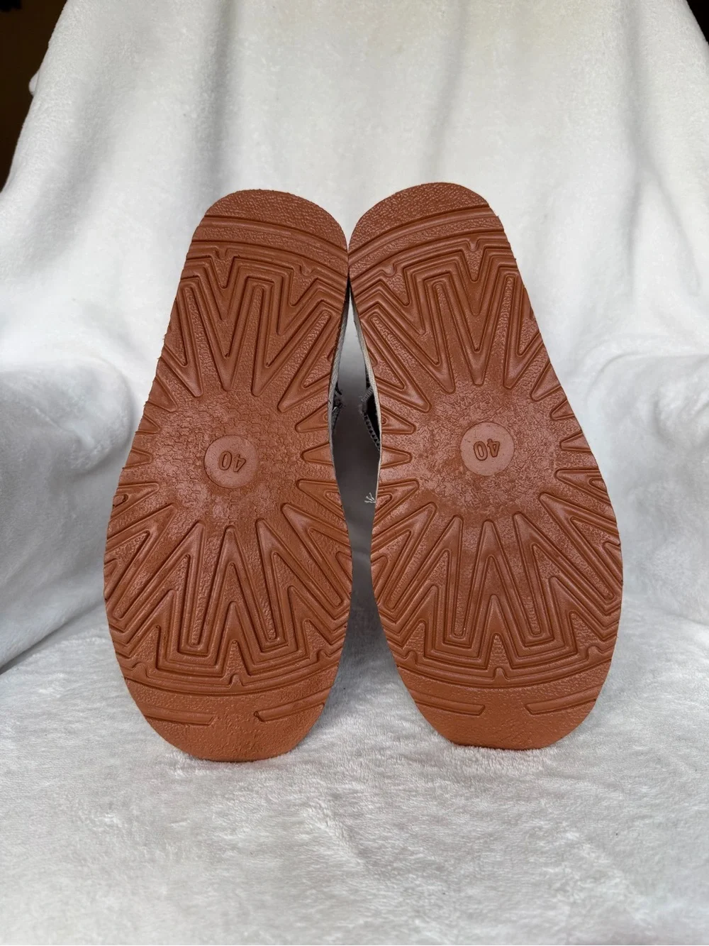 Women’s Winter Boots with Angel Wing Print Plush Fleece Lining Size 40